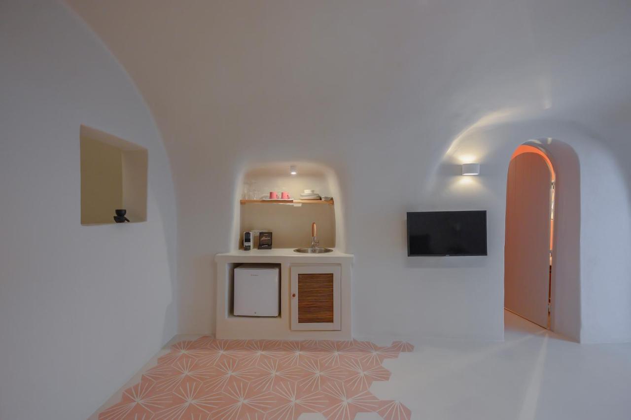 Elements Cave Suites Мегалохори Экстерьер фото